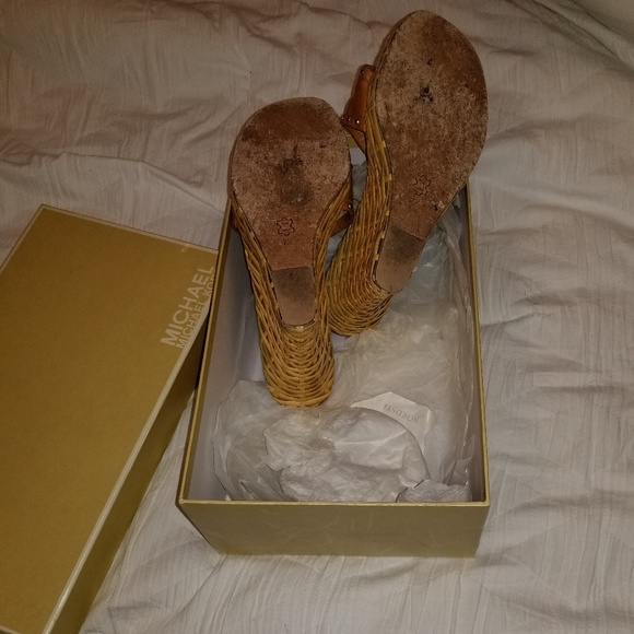 Authentic Leather Michael Kors Shoes - Picture 2 of 4